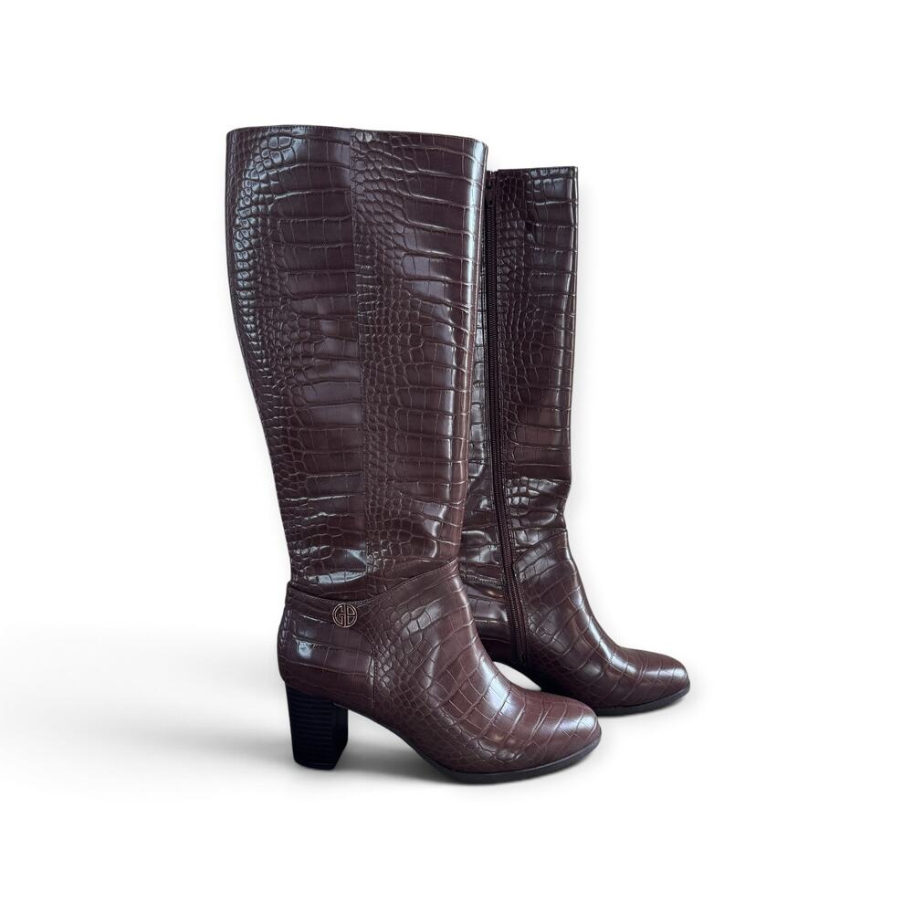 GIANI BERNINI MEMORY FOAM BROWN FAUX LEATHER BOOTS SIZE 8.5 WITH BOX